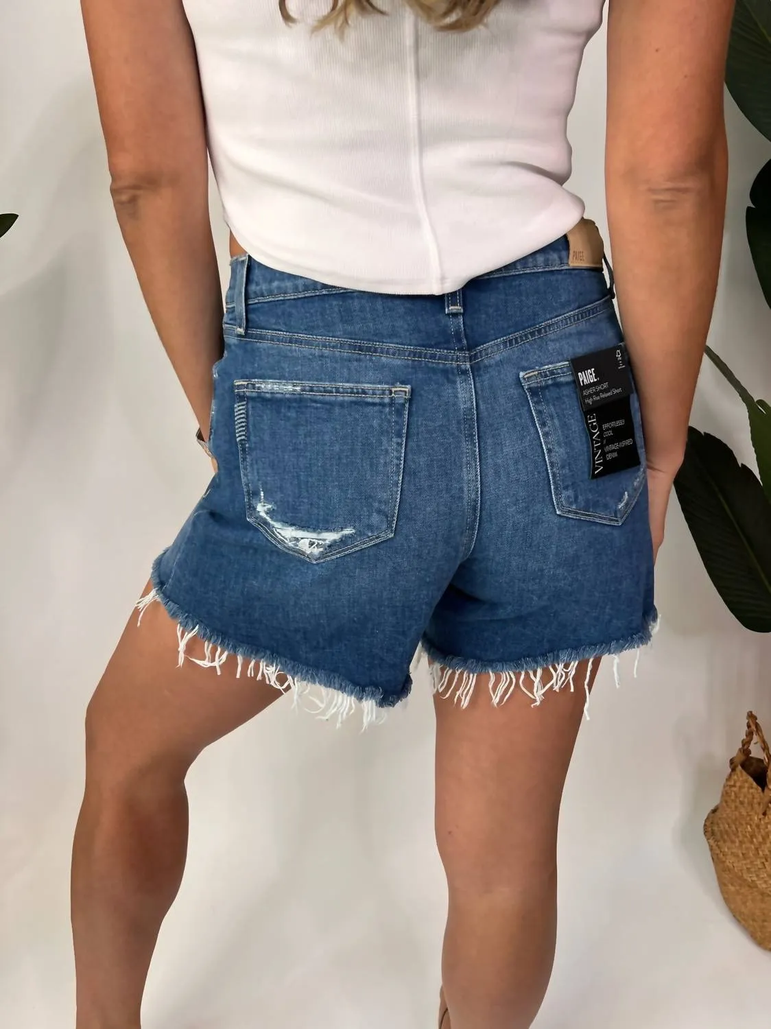 Asher Short Chillin Destructed W/ Frayed Hem In Denim
