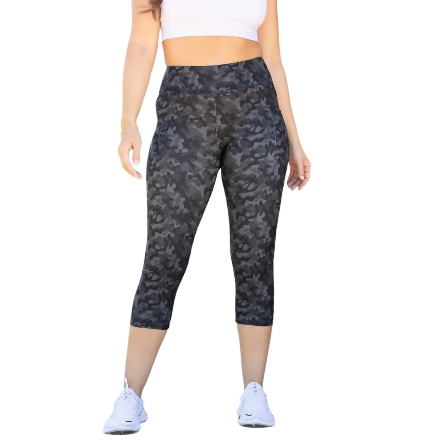 Capri Leggings With Pockets In Army Camo