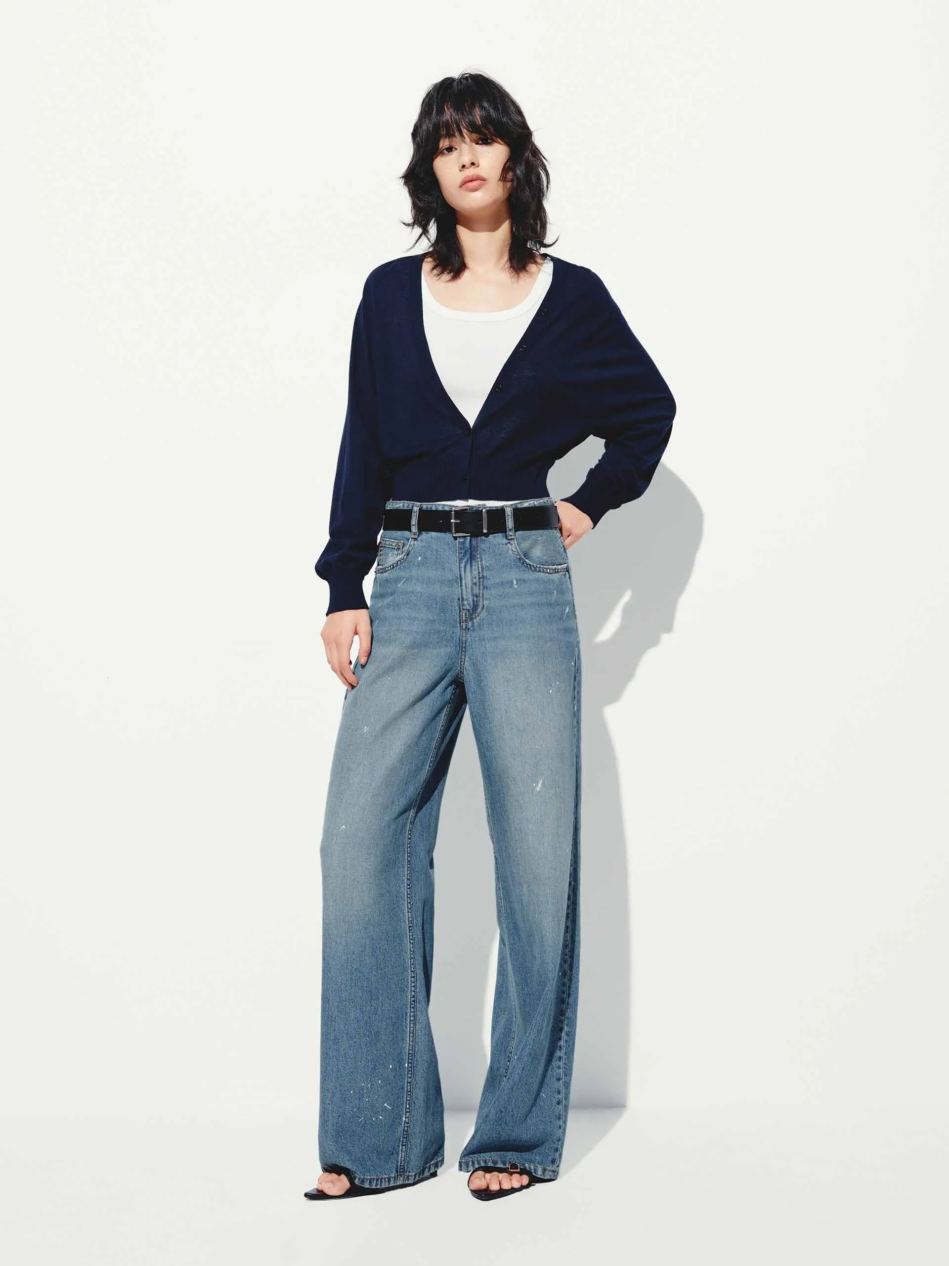Cropped V-neck Knit Cardigan