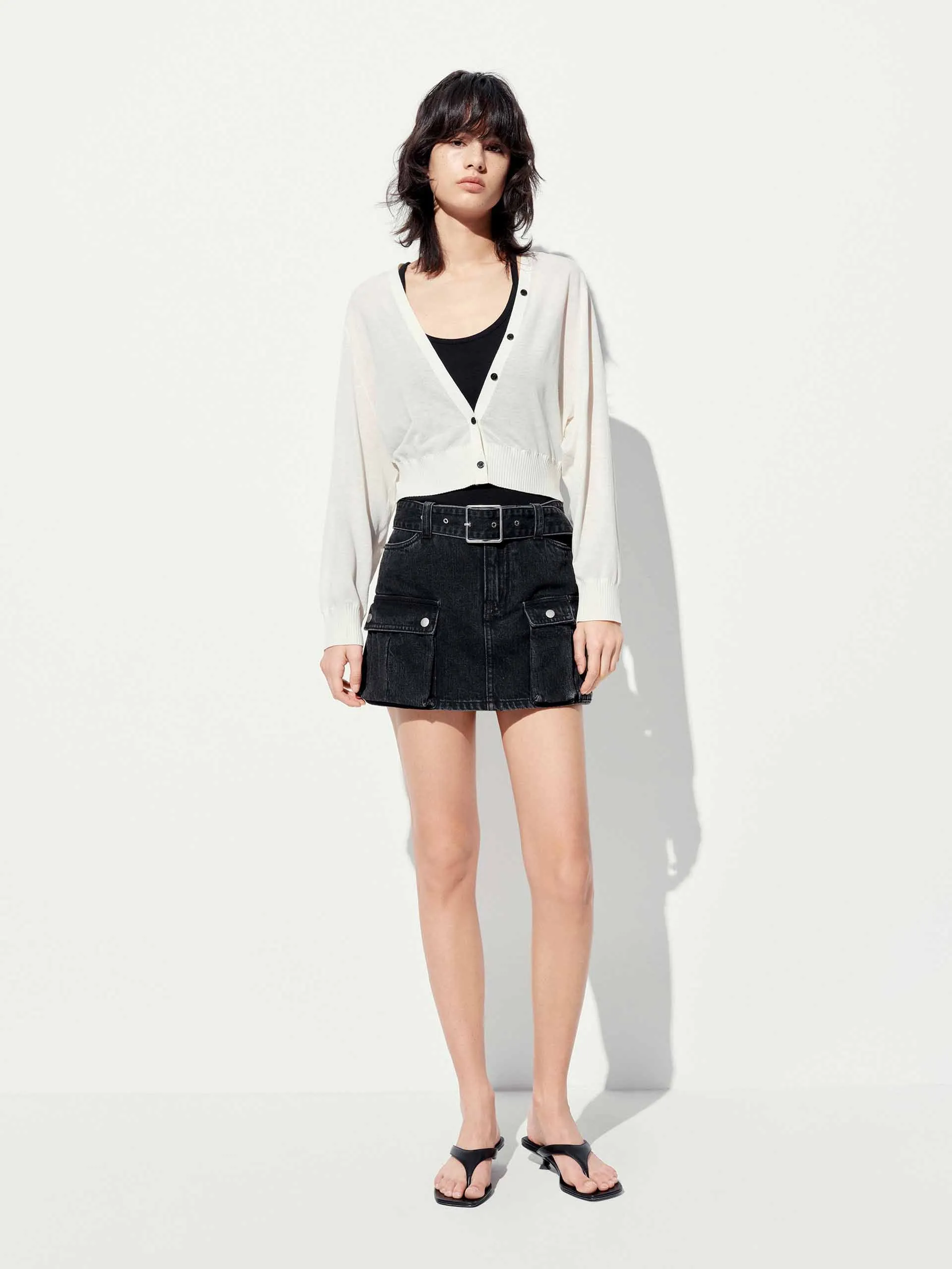 Cropped V-neck Knit Cardigan