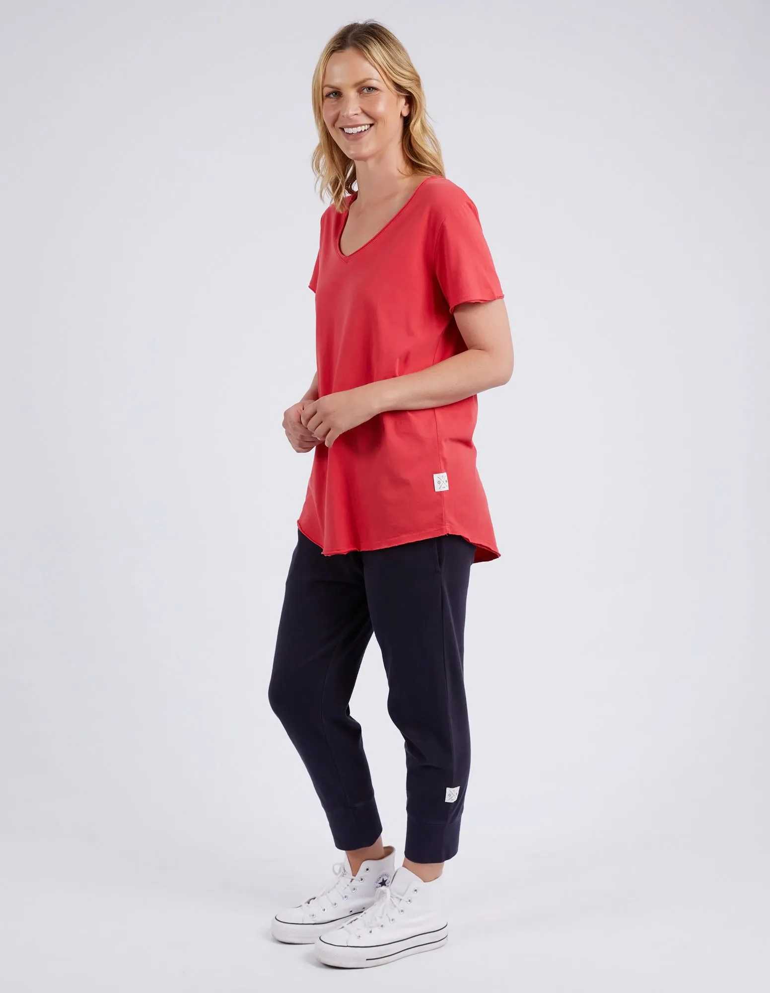 Elm Fundamental Vee Tee Bittersweet Red
