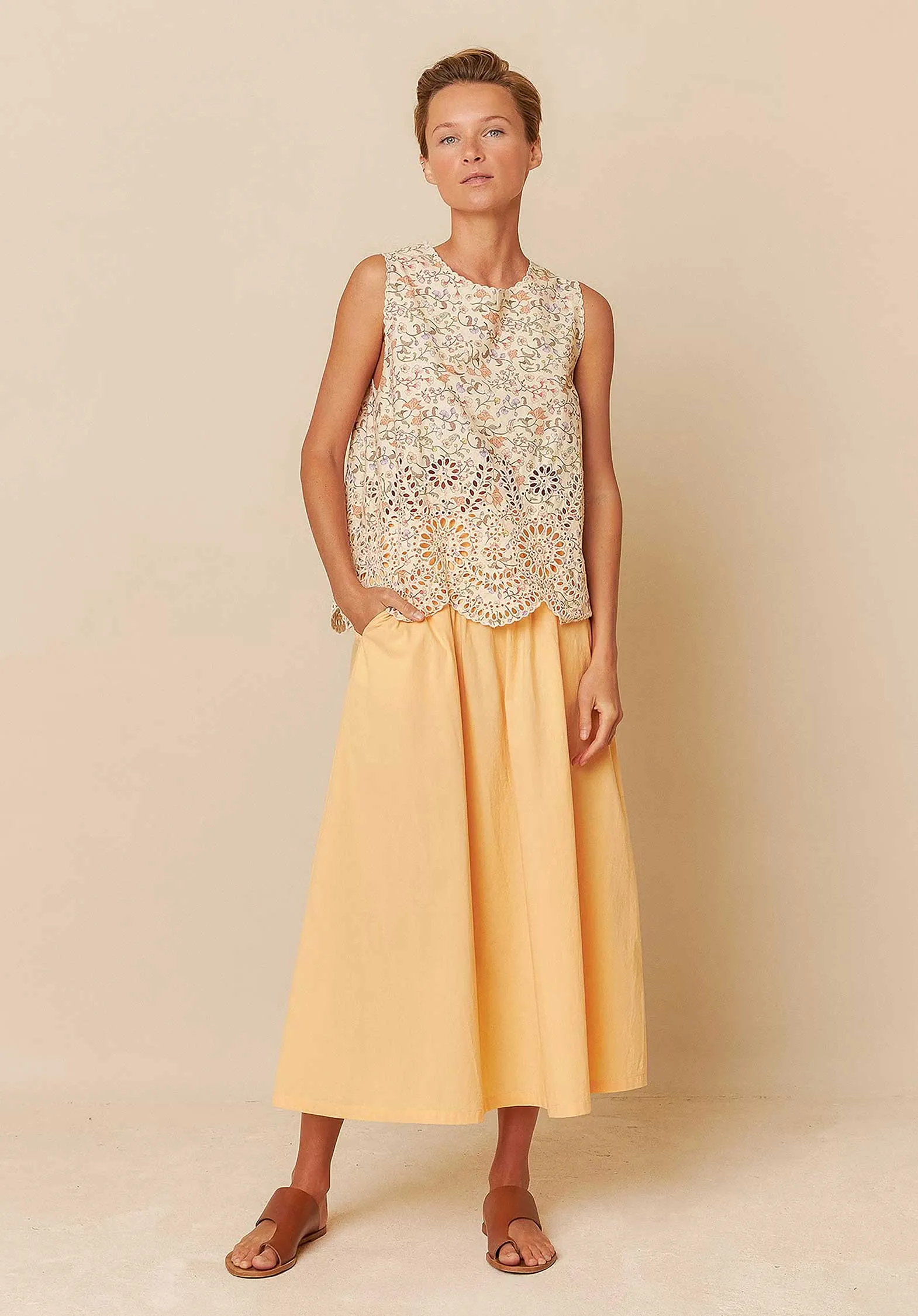 Embroidered Poplin T Mc196 Crudo