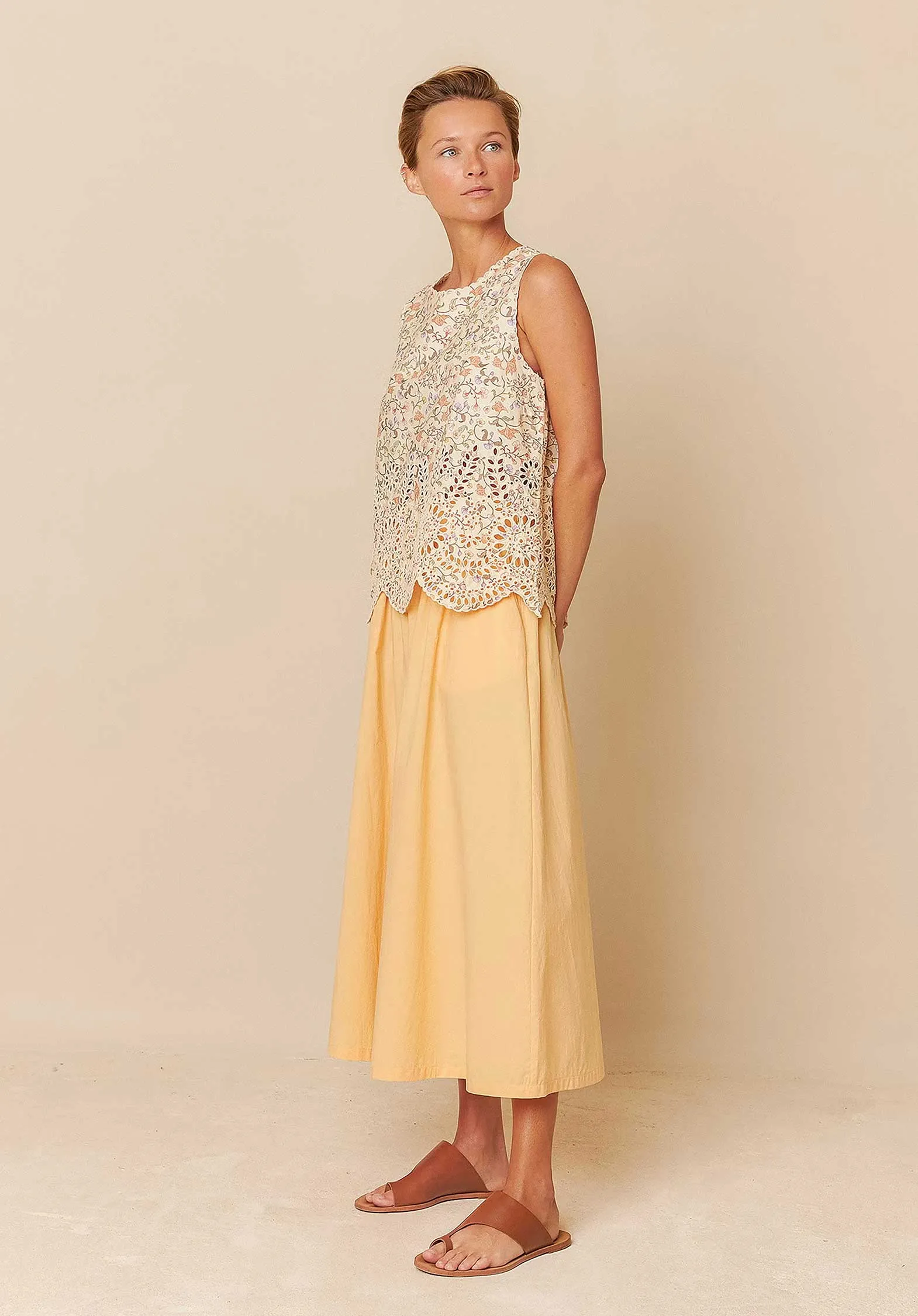 Embroidered Poplin T Mc196 Crudo