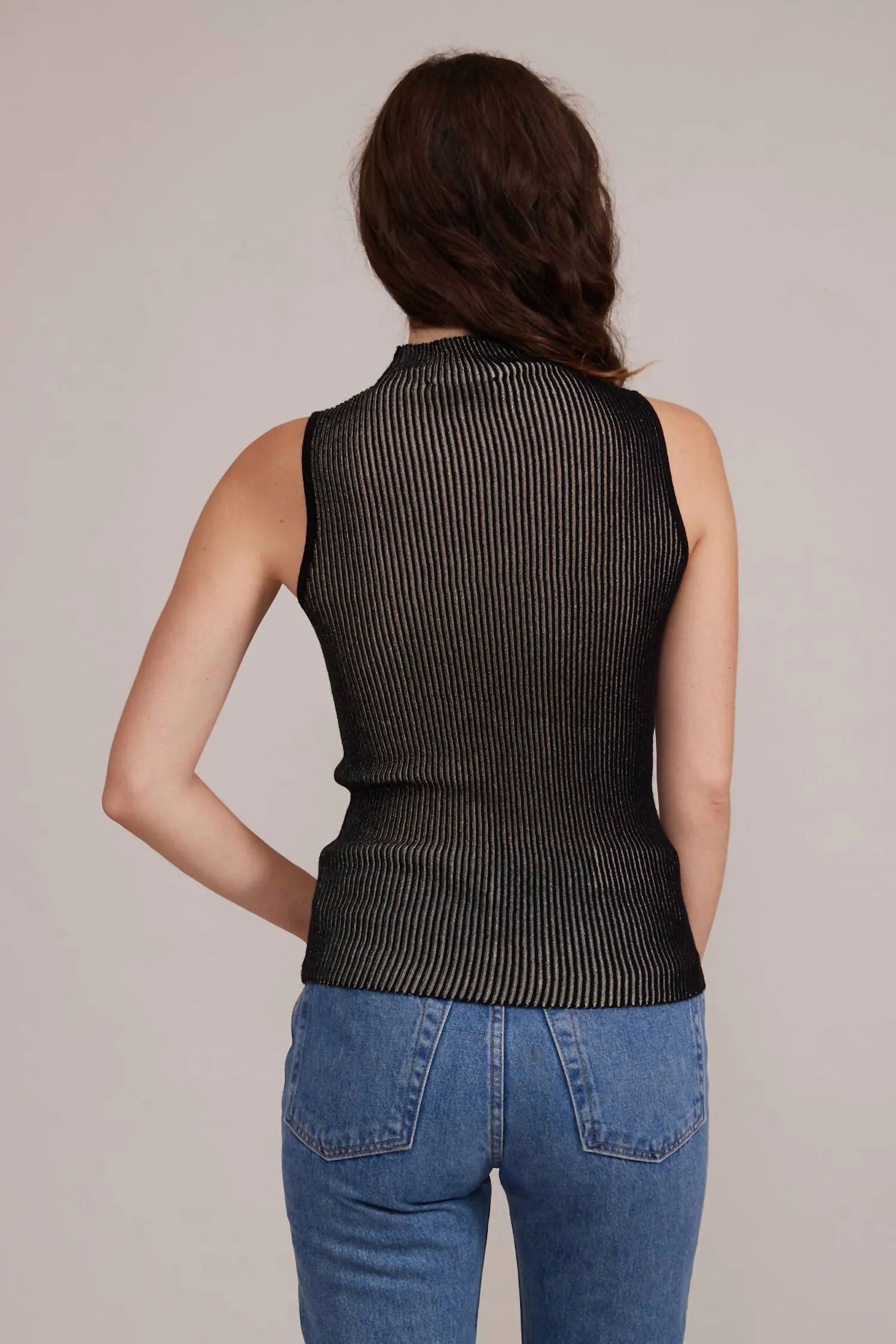 Gyda Mock Neck Top In Black/gold