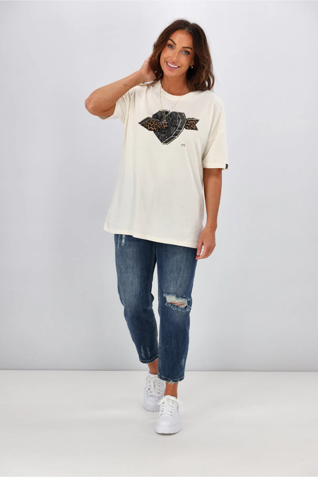 Rebel Club By Shine On Arrow Heart Boyfriend Tee Vintage White