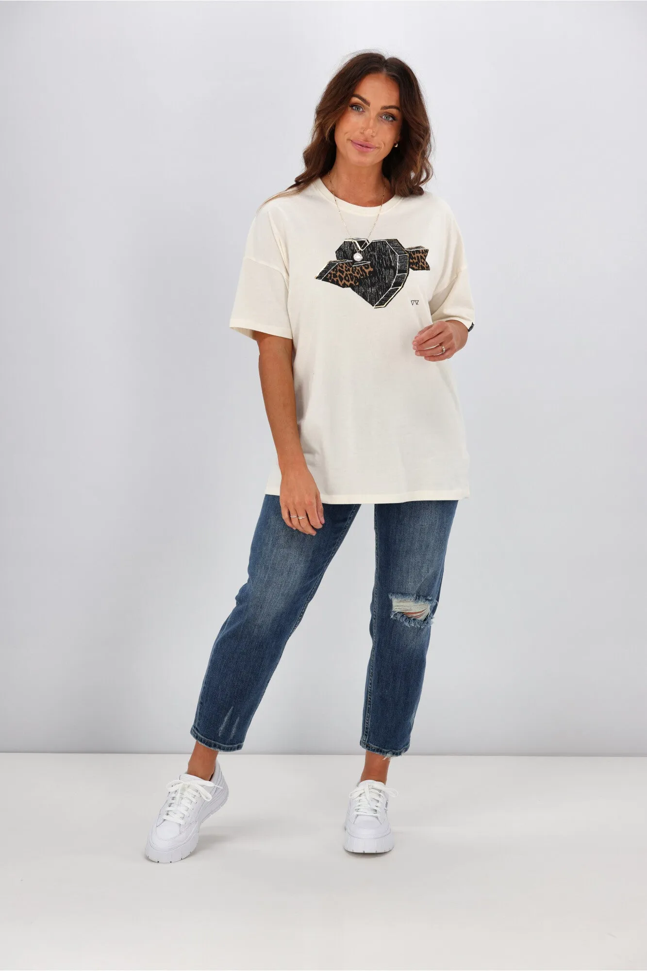 Rebel Club By Shine On Arrow Heart Boyfriend Tee Vintage White