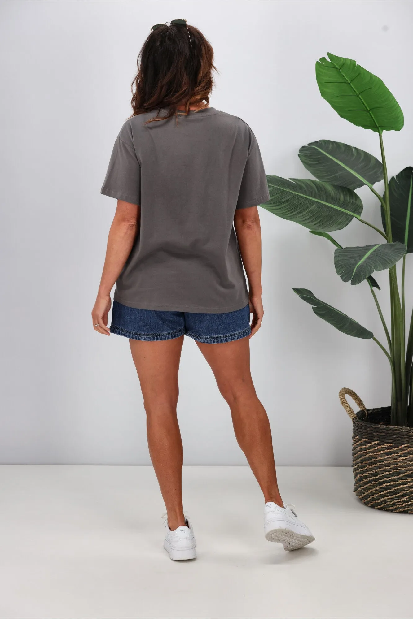 Shine On Label Flower Bunch Tee Charcoal