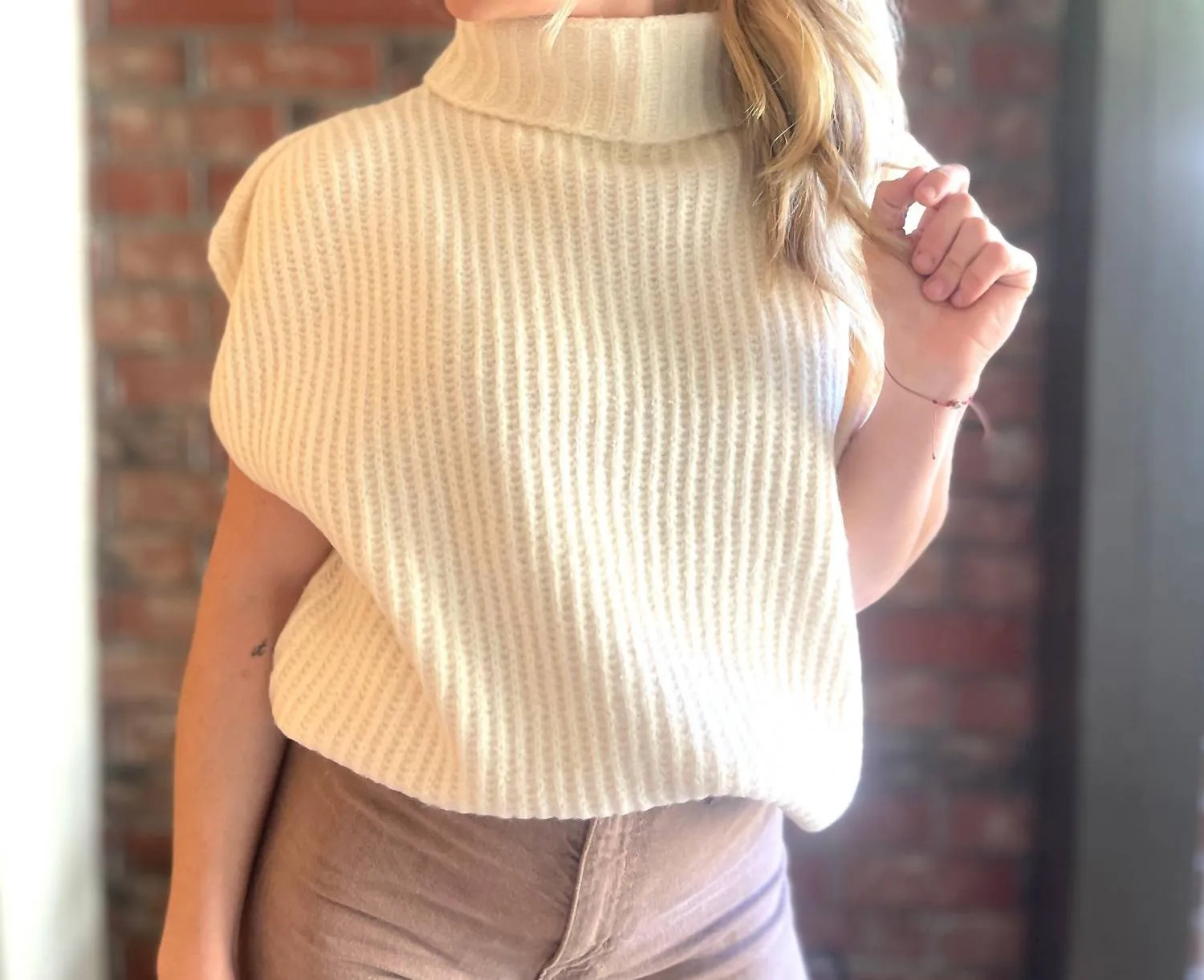 Sofia Sweater Vest In Cream
