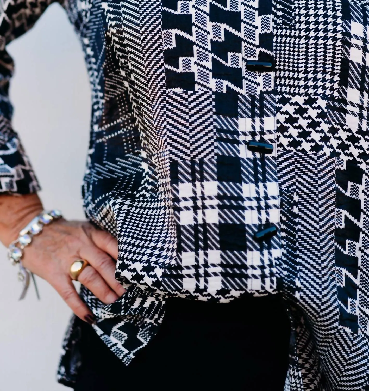 Turn-Up Cuff 3/4 Sleeve Button Shimmer Woven Shirt In Snow