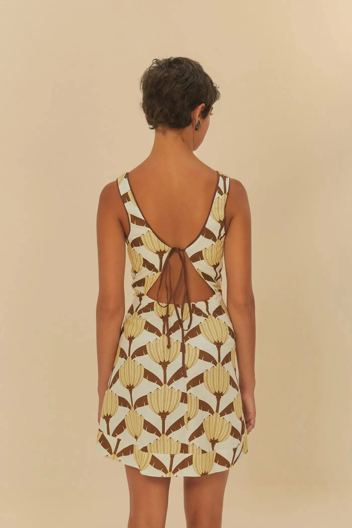 Vestido Curto Banana Deco
