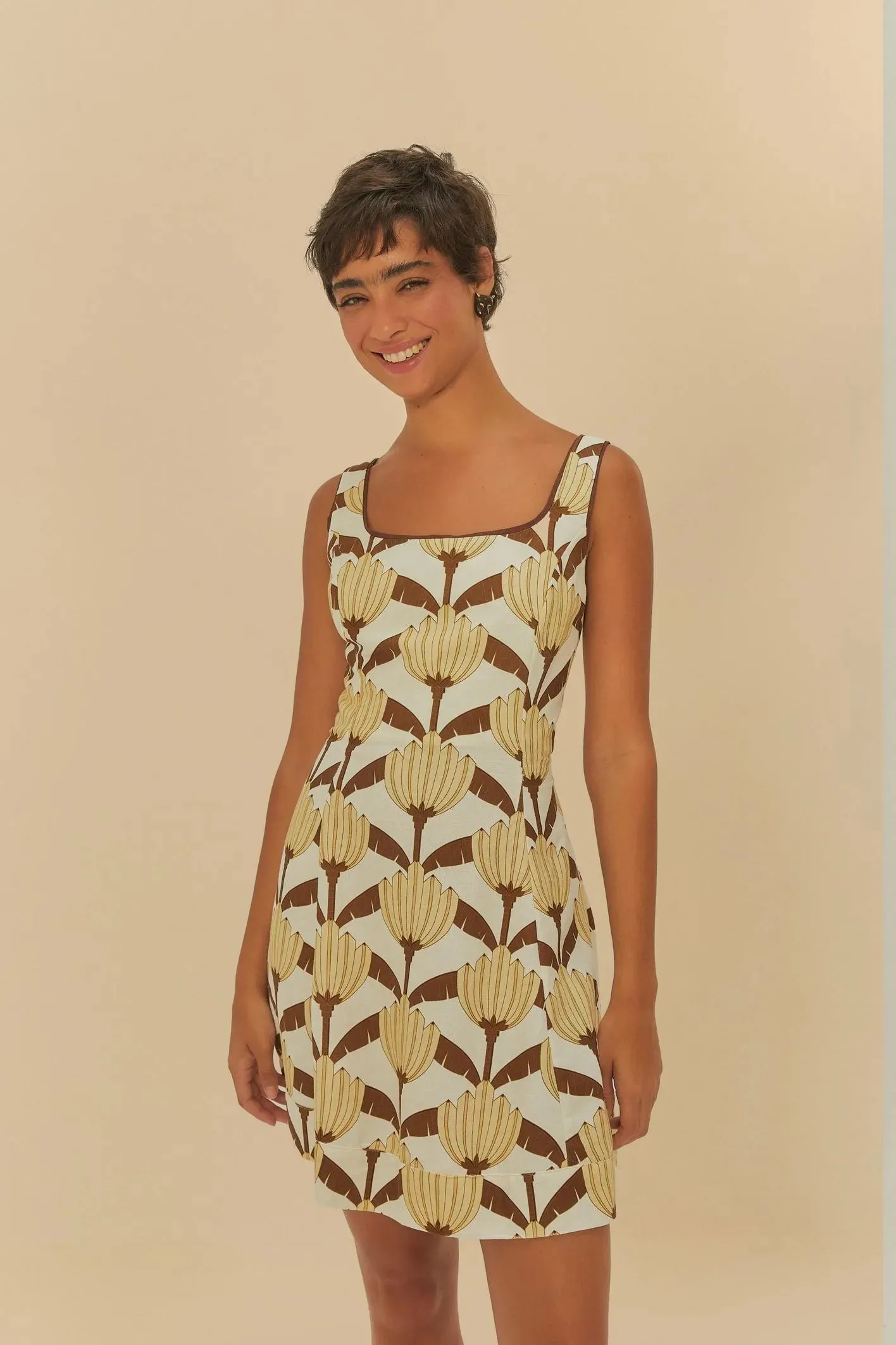 Vestido Curto Banana Deco