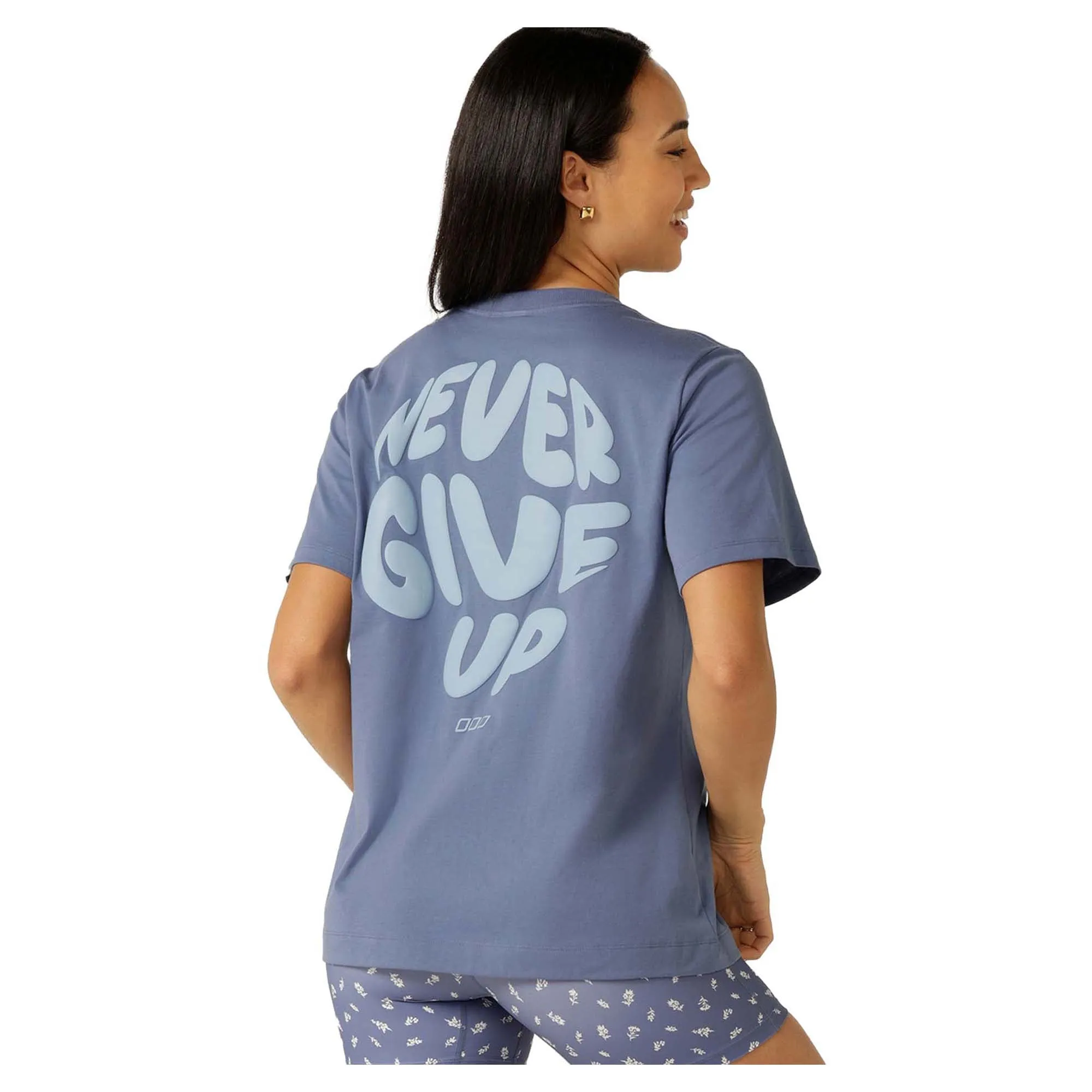 Women's Never Give Up Relaxed T-Shirt